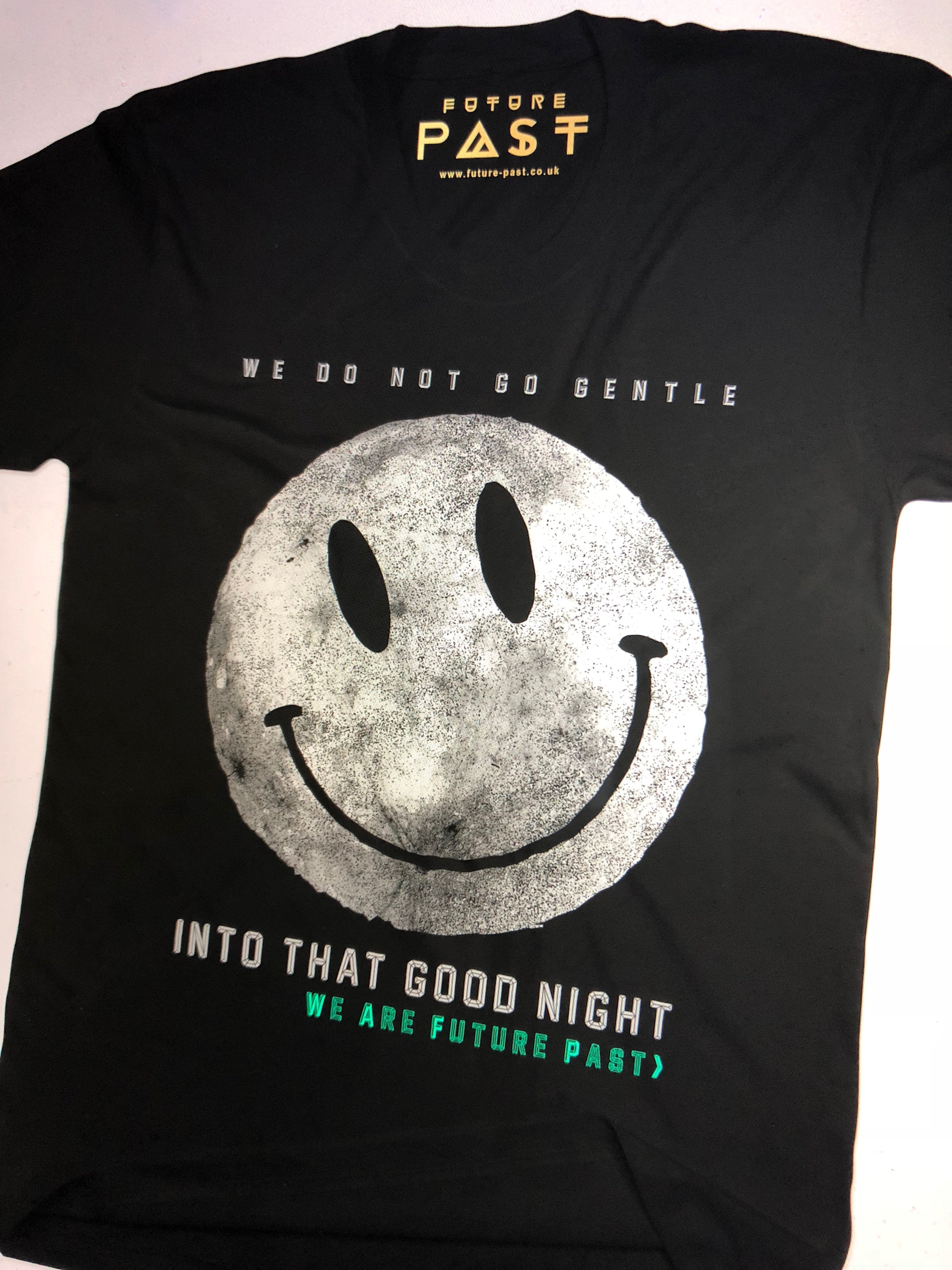 We Do Not Go Gentle Into That Night T-Shirt / Black-Future Past-Essential Republik