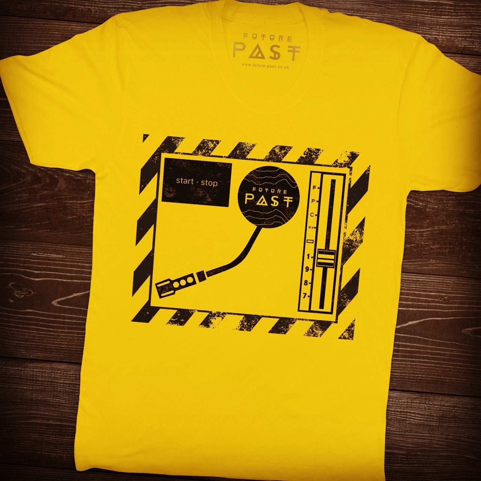 Turntable Elements T-Shirt / Gold-Future Past-Essential Republik