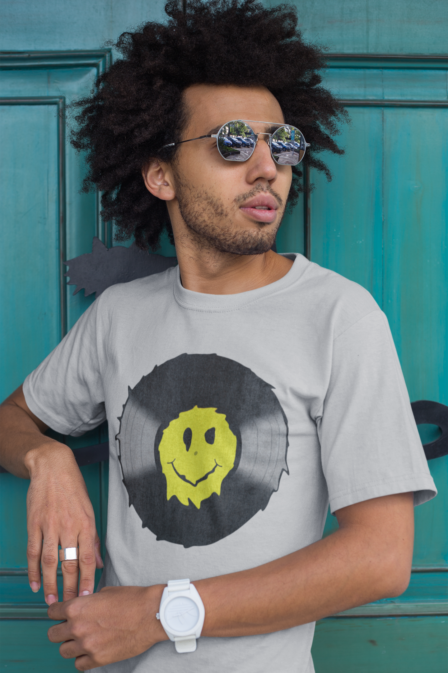 Vinyl Smiler Remix T-Shirt / Grey-Future Past-Essential Republik