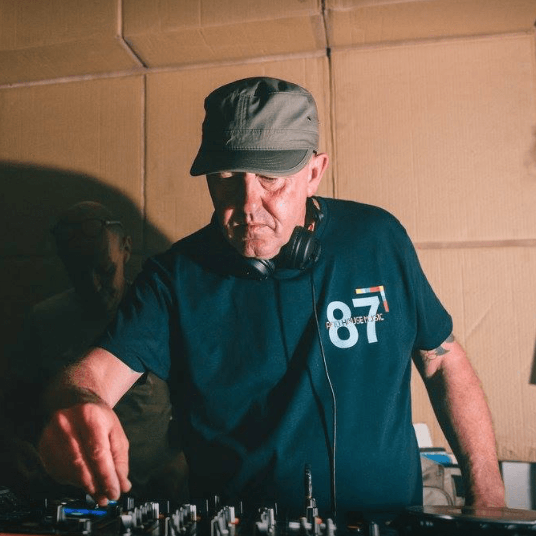 Acid House Music 87 T-Shirt / Black-Future Past-Essential Republik