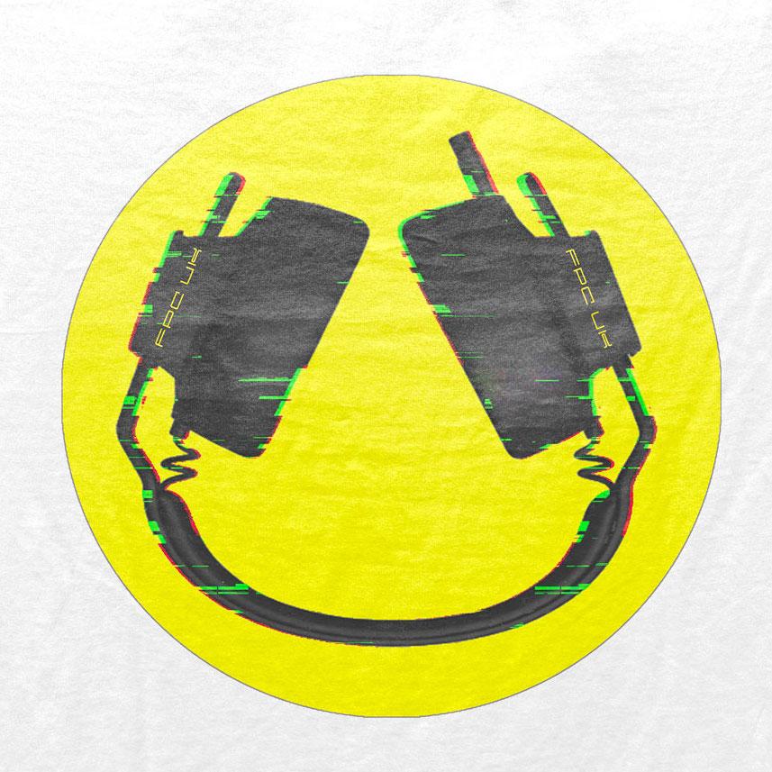 Headphone Smiler T-Shirt / White-Future Past-Essential Republik